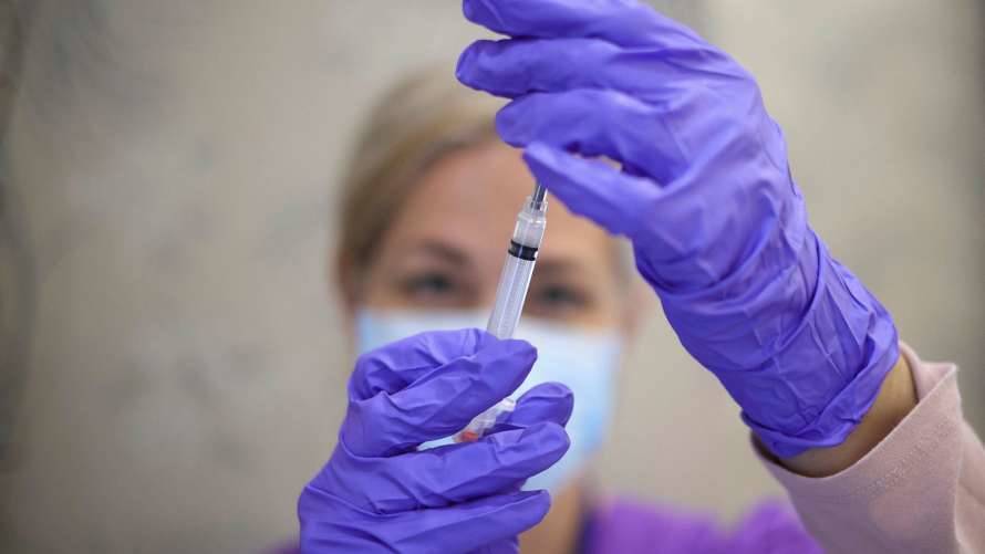 Главный санврач Украины объяснил, какой вакцине отдает предпочтение и почему