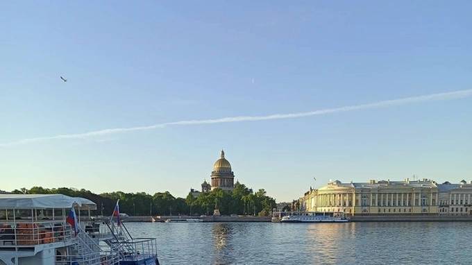 Антициклон сохранит солнечную и теплую погоду в Петербурге 3 июня