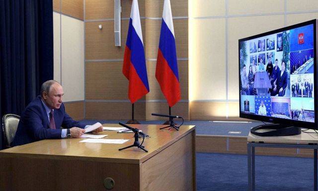 Путин провёл встречу с общественниками-победителями праймериз «Единой России»