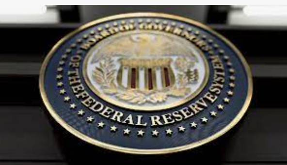 Ситуация на рынке труда США может ускорить отказ ФРС от стимулов - глава ФРБ Сент-Луиса