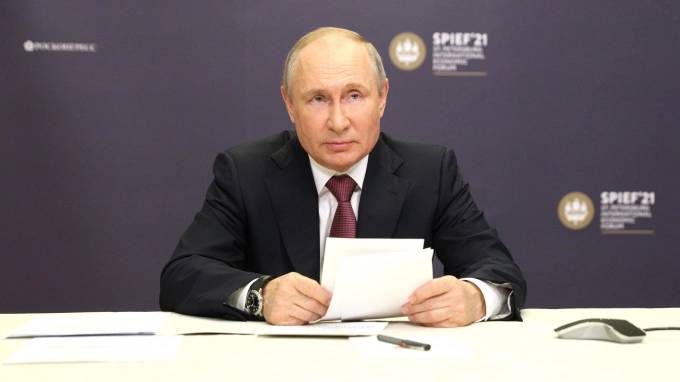 Путин на ПМЭФ может представить свое видение перспектив развития России