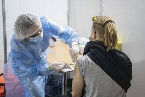 В Киеве в эти выходные будут вакцинировать против коронавируса не только в МВЦ