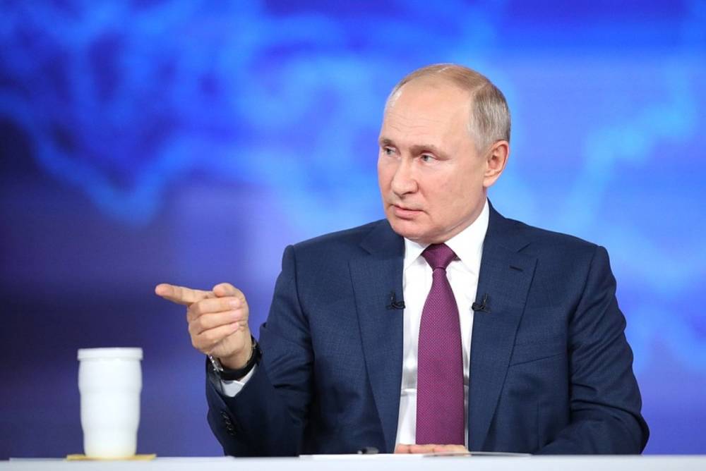 Президент Путин: РФ проводит матчи Евро-2020 в пандемию, так как вынуждена исполнять обязательства