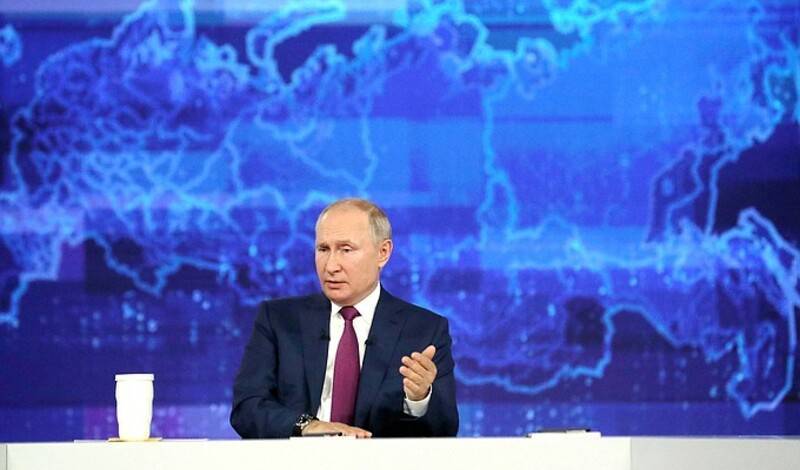 Владимир Путин сообщил, что привился вакциной "Спутник V"