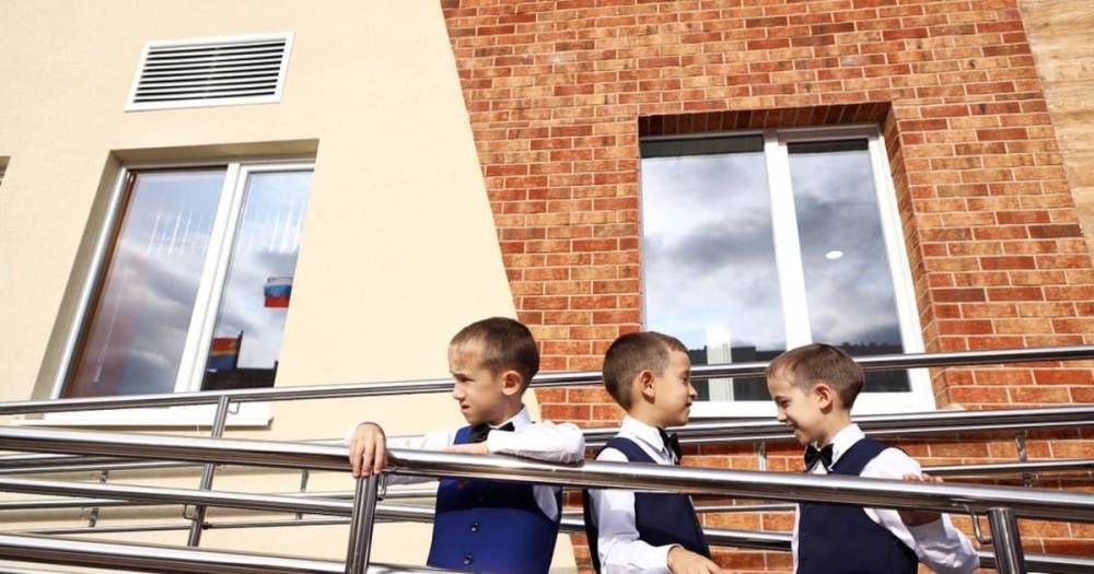 Путинскую выплату на подготовку детей к школе получат родители всех шестилеток