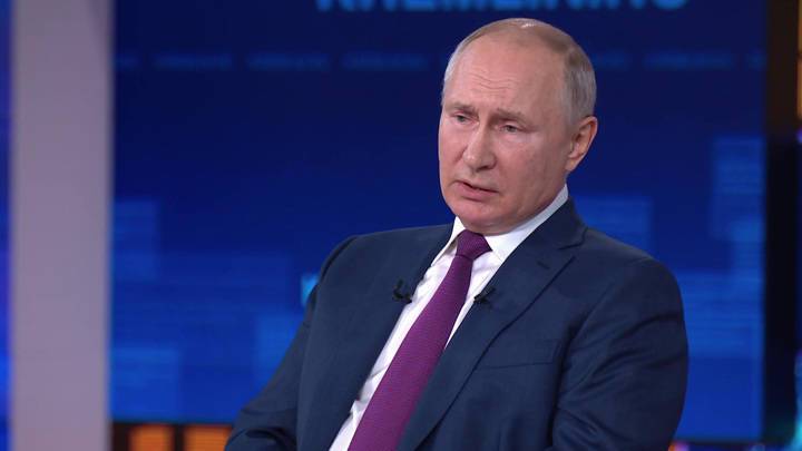 Санкции пошли на пользу России, считает президент