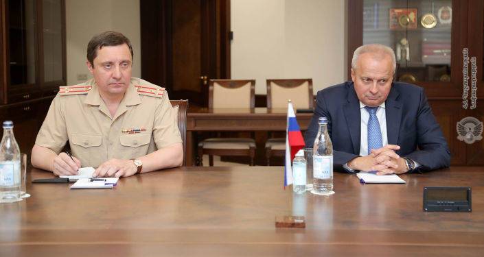 Арутюнян и Копыркин обсудили армяно-российское оборонное сотрудничество