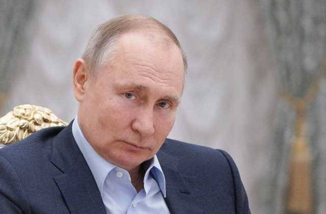 Путин рассказал, какую вакцину себе вколол и оговорился