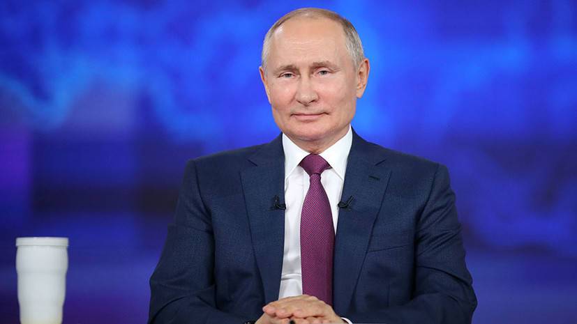 «Я же русский человек»: Путин рассказал на прямой линии о своей вакцине, третьей мировой и о том, зачем читать «Колобка»