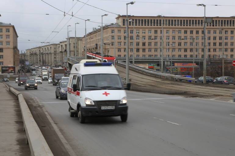 В Московском районе женщина оказалась под колесами автобуса