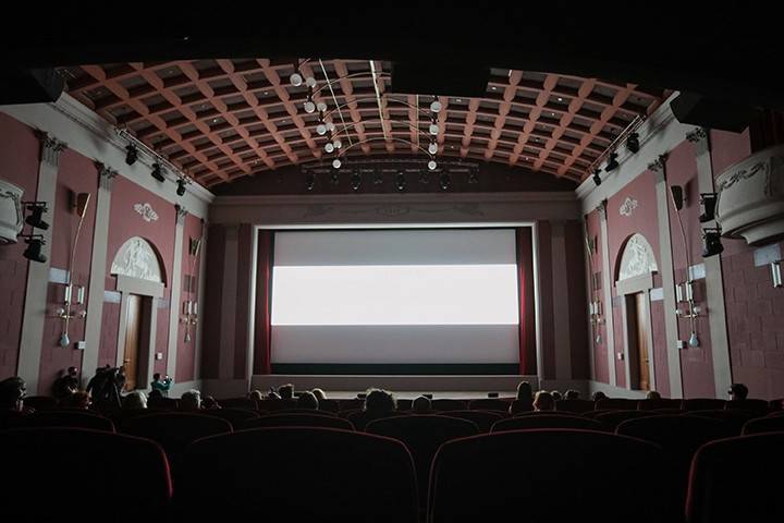 Правила очередности показа фильмов в кинотеатрах появились в России