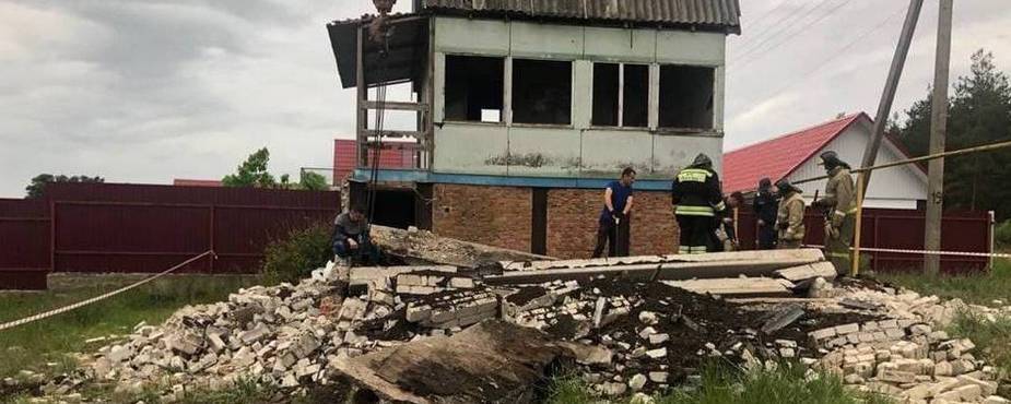 Трое детей погибли при обрушении дома в Воронежской области