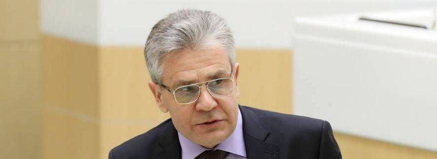 РАН выступила против появления COVID-диссидентов на телеканалах