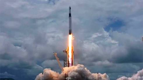 SpaceX успешно запустила корабль Dragon с грузом для экипажа МКС