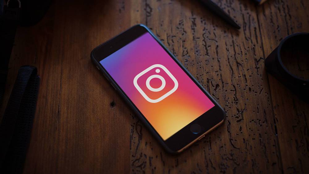 Instagram массово начал показывать описания картинок вместо изображений
