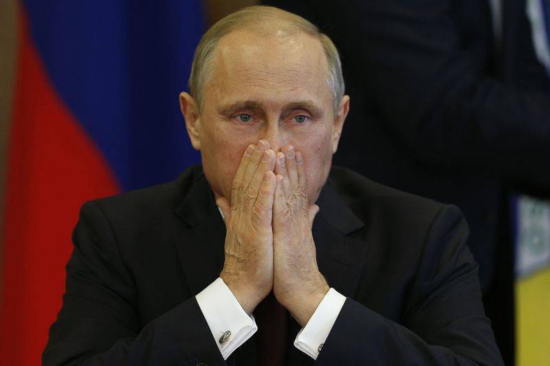Путин подписал закон о запрете участия "экстремистских" организаций в выборах