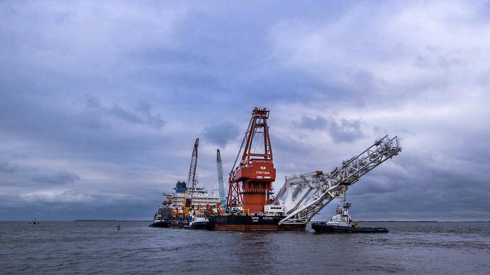 Россия достроила первую линию трубопровода "Северный поток — 2"