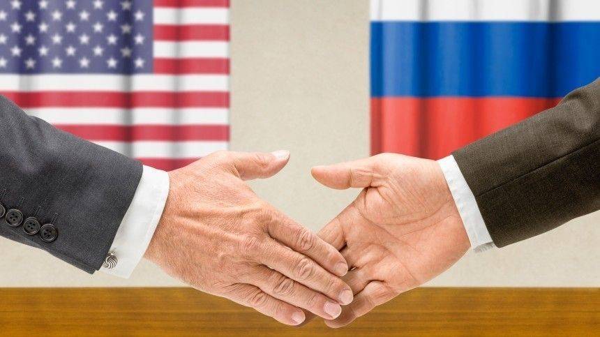 Путин на ПМЭФ: разногласий с США у России нет, они хотят сдержать наше развитие