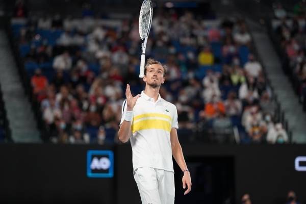Даниил Медведев впервые в карьере вышел в четвёртый круг Roland Garros
