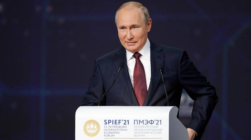 Владимир Путин заявил о завершении прокладки первой нити "Северного потока - 2"