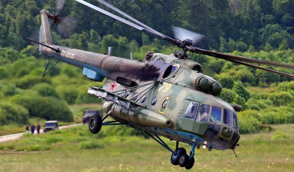 Вертолёты ВВС Беларуси взяли на сопровождение Ми-8, в котором находился Лукашенко