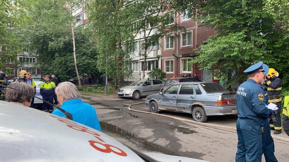 В жилом доме Петербурга произошел взрыв газа, есть пострадавший