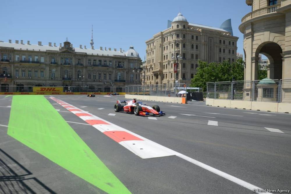 В рамках Гран-при Азербайджана в Баку стартовал третий свободный заезд в классе Формулы-1