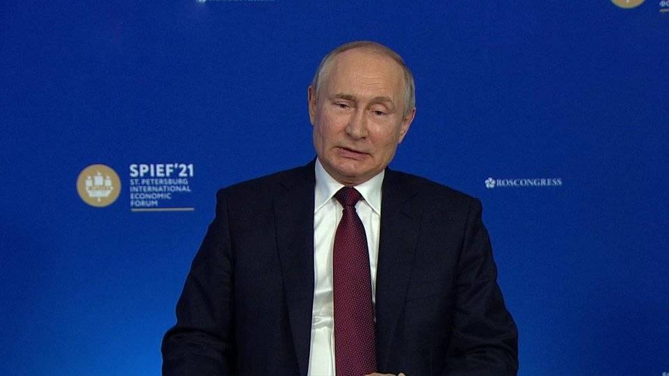 Владимир Путин ответил на вопросы руководителей ведущих мировых информагентств