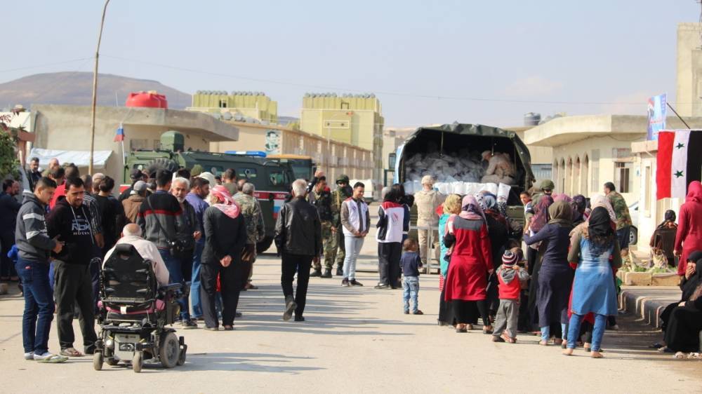 Российские военные доставили гуманитарные наборы христианской общине на северо-востоке САР