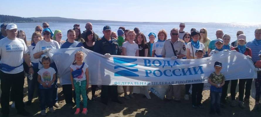 Пляж в Песках в Петрозаводске и берега других водоемов Карелии очистили от мусора