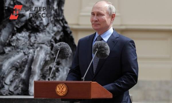 Путин открыл памятник Александру III в Гатчине: «Он любил Россию»