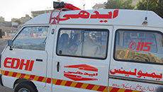 В Пакистане пассажирский фургон упал в ущелье