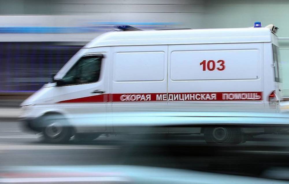 Избитого мужчину высадили из машины в центре Москвы