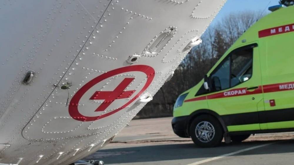 Пострадавших в перевернувшемся автомобиле детей госпитализировали в Уфу на вертолете