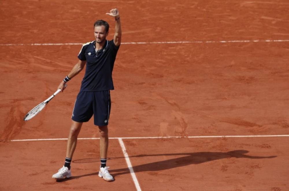 Медведев прошел в четвертьфинал Roland Garros