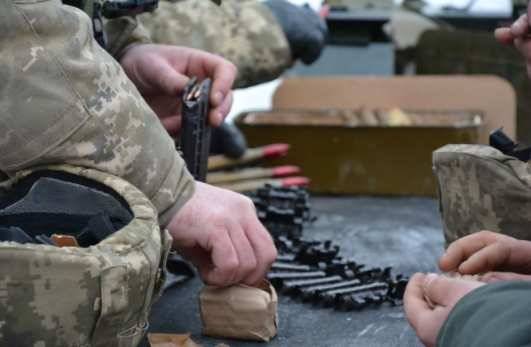 ВСУ оборудуют в Донбассе новые позиции у линии разграничения, нарушая действующие договоренности