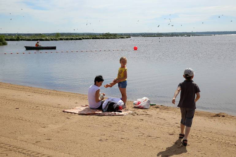 В МЧС разрешили петербуржцам купаться на 15 городских пляжах