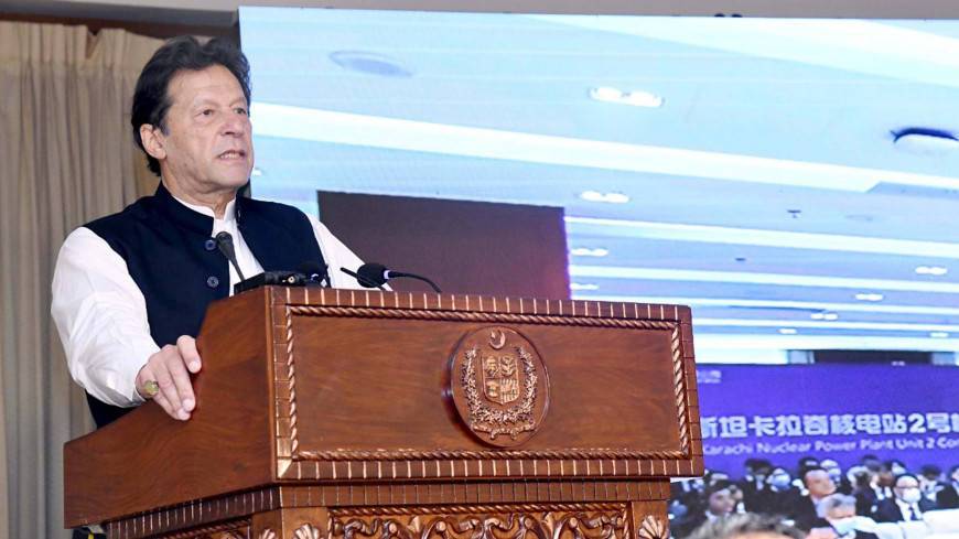 Премьер Пакистана распорядился выяснить причину столкновения поездов на юге страны