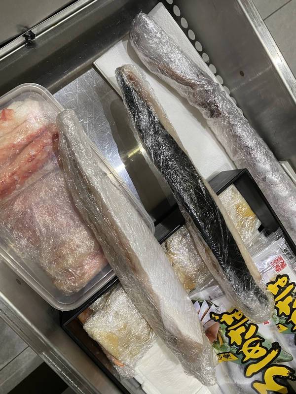 В южно-сахалинском ресторане нашли морепродукты без маркировки