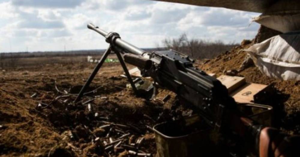 Сутки на Донбассе: террористы семь раз обстреляли позиции бойцов ООС