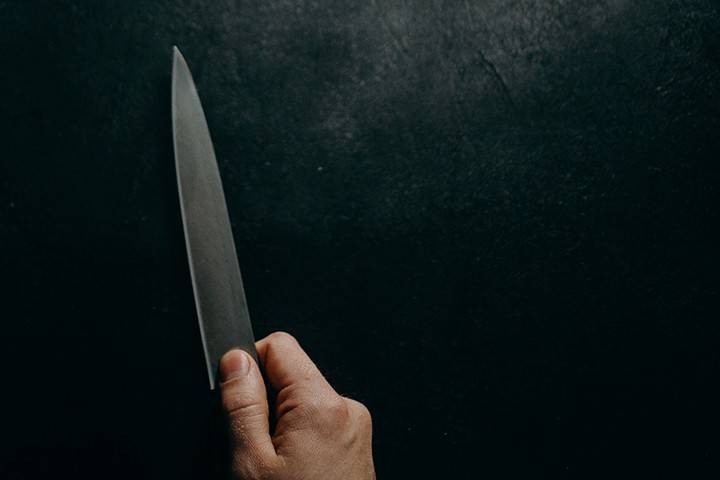 Мужчину ранили ножом в драке у столичного ресторана