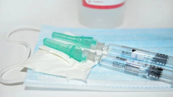 Володин опроверг появление обязательной прививки от COVID-19