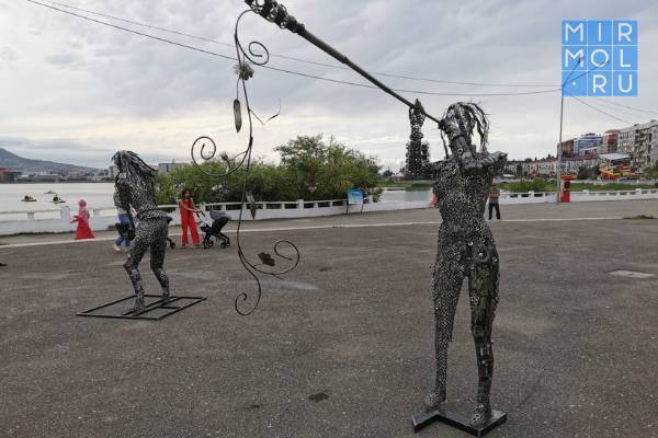 Выставку железных скульптур открыли в Махачкале
