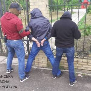 В Луганской области задержали предполагаемого агента ФСБ, который планировал теракт. Фотофакт
