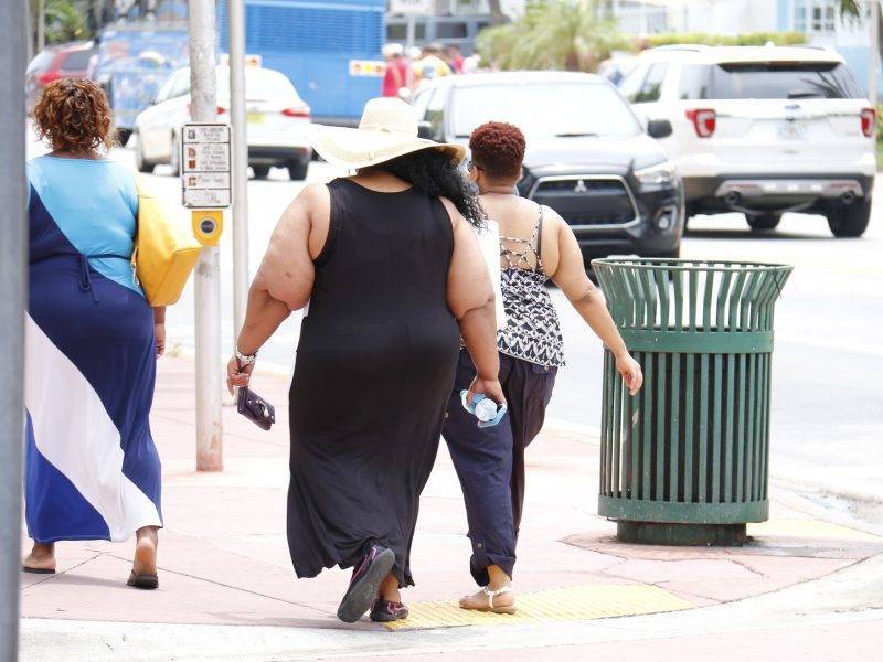 Болеют больше, но легче, а живут дольше: доктор Мясников раскрыл «парадокс ожирения»