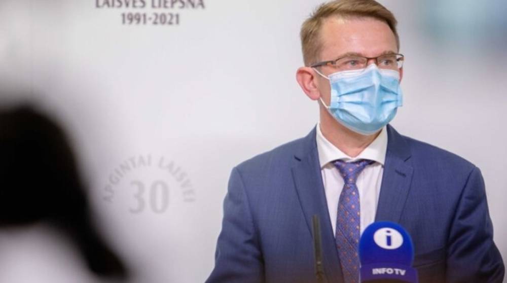 Литва в июне начнет вакцинировать подростков