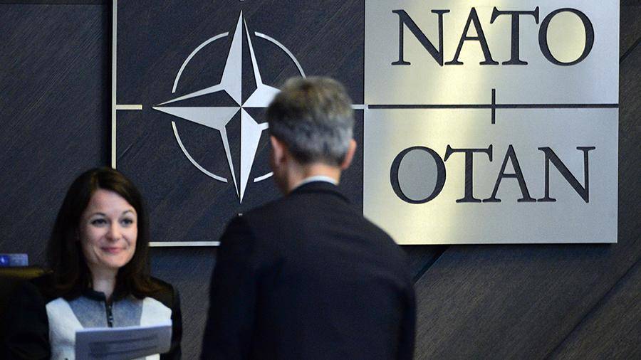 В ГД назвали запугивание НАТО своих союзников способом собирать взносы