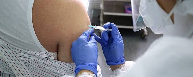 Минздрав: привитым вакциной «Спутник V» потребуется ревакцинация другим препаратом