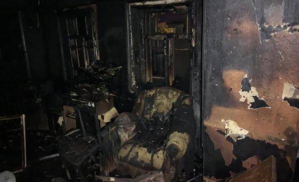 Следователи устанавливают обстоятельства пожара в Тобольске, в котором погиб человек