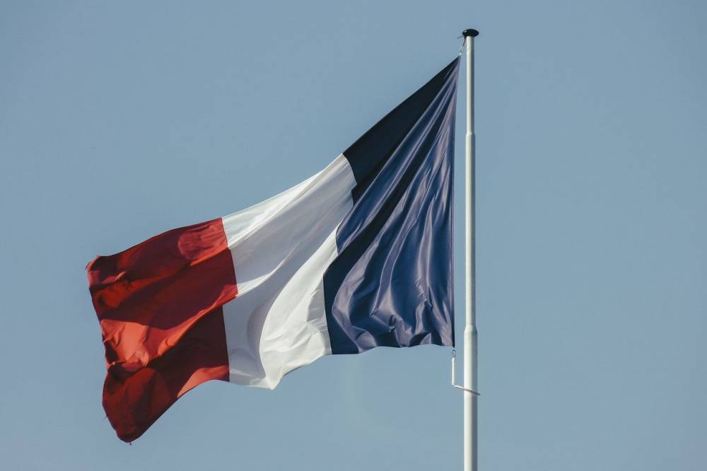Президент Франции призвал не преувеличивать инцидент с пощечиной
